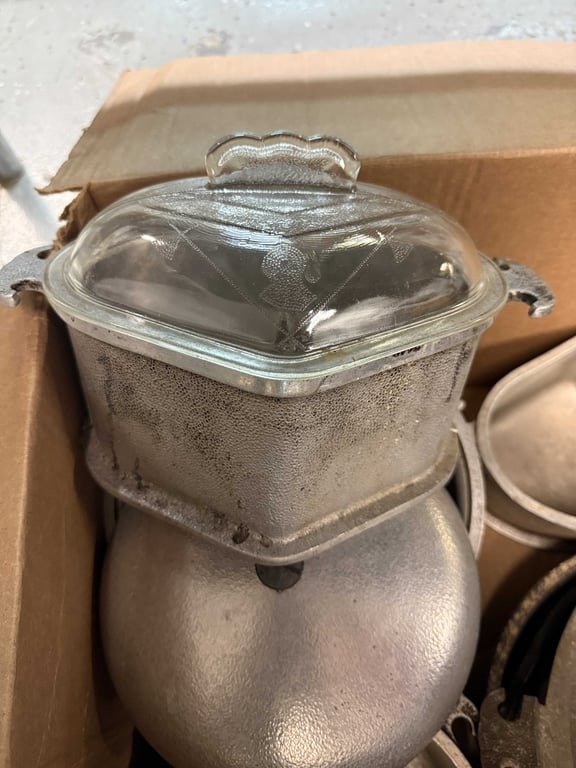 ASSORTMENT OF GUARDIAN SERVICE CAST ALUMINUM COOKWARE