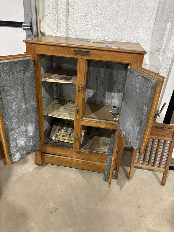 Airtite Vintage Icebox - Image 6