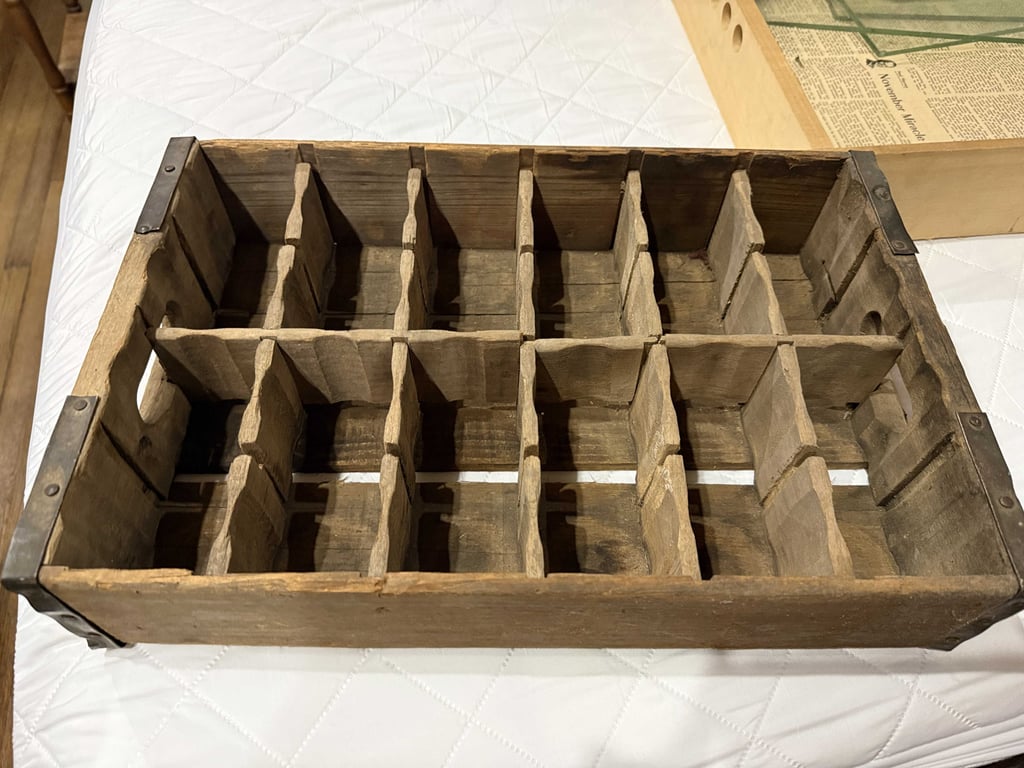 VTG SODA BOTTLE CRATE - Image 2