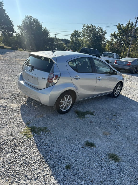 2012 Toyota Prius C - Image 4