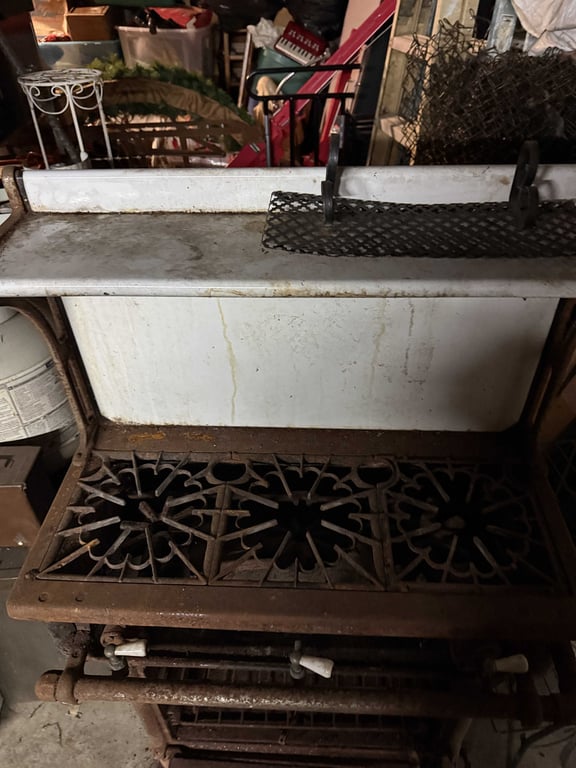 VTG. CAST IRON & PORCELAIN STOVE 20'S - 30'S - Image 2