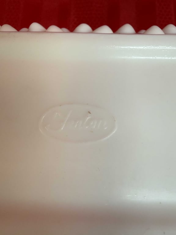 FENTON HOBNAIL MILK GLASS SCALLOPED OBLONG PLANTER - Image 2