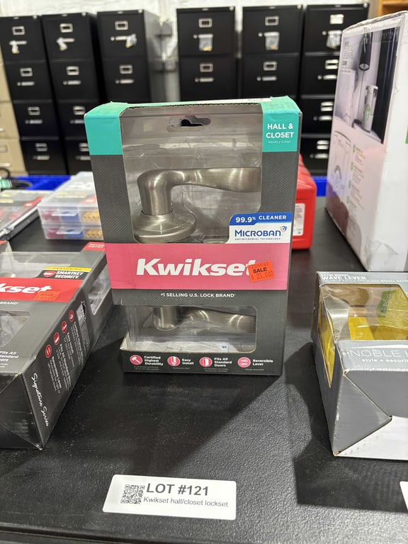 Kwikset hall/closet lockset