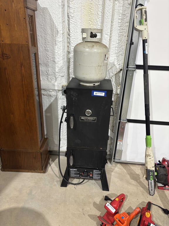 Masterbuilt smoker & bottle