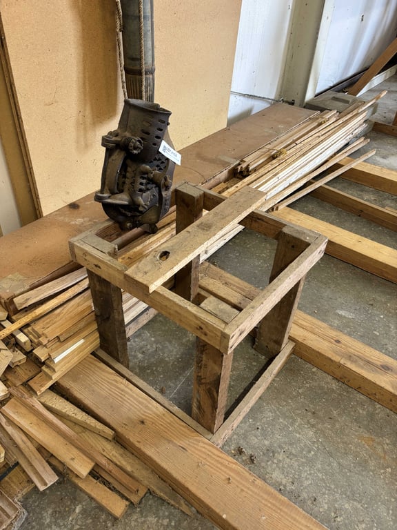 Antique Cast Iron Corn Sheller