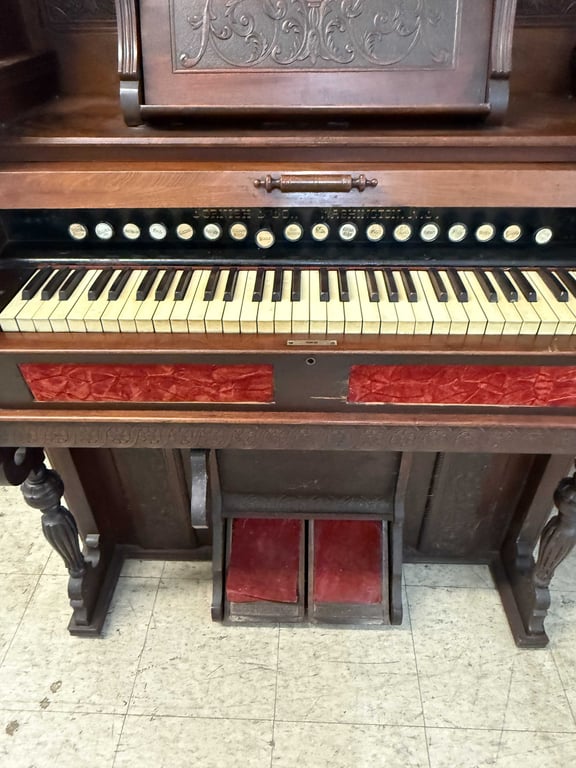 ORNATE PUMP ORGAN - Image 4