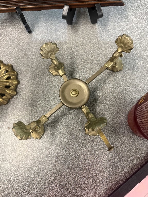 VTG BRASS TRIPLE CLIP GLOVE HOLDER STAND - Image 2