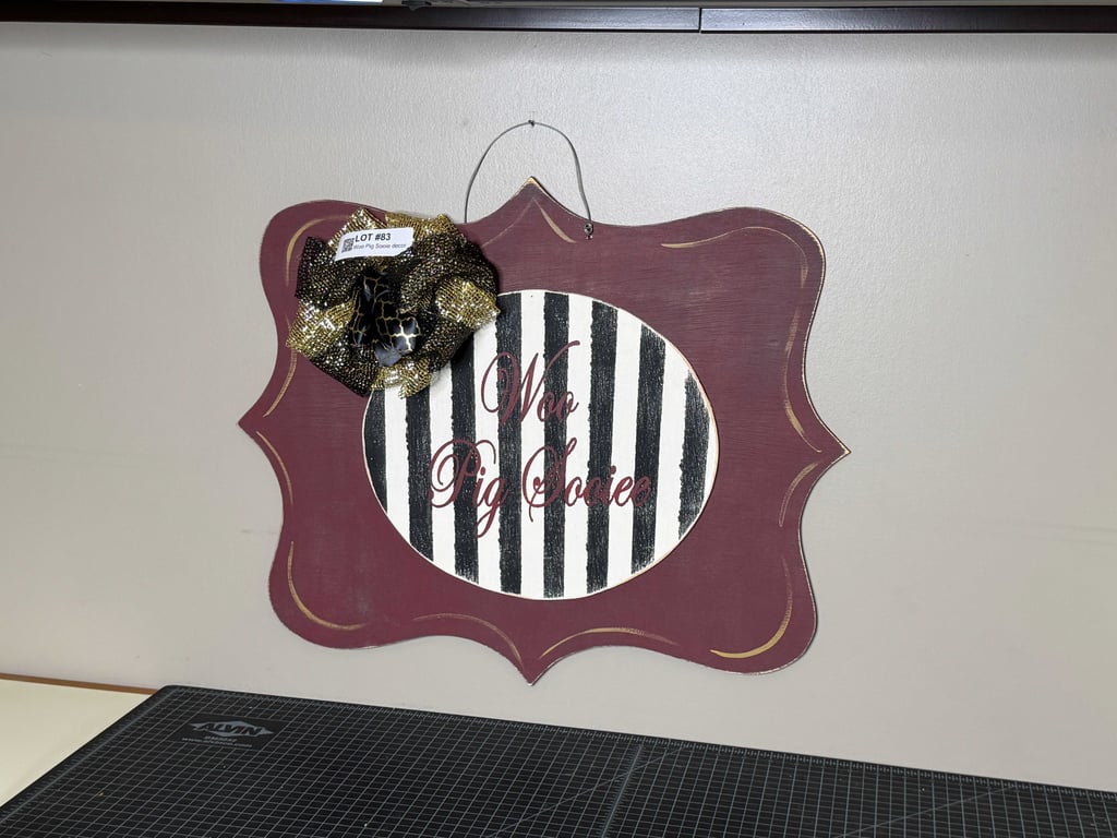 Woo Pig Sooie decor