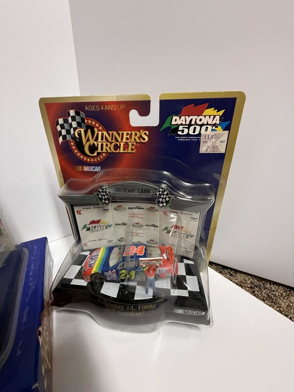 4 - WINNERS CIRCLE JEFF GORDON COL. - Image 5