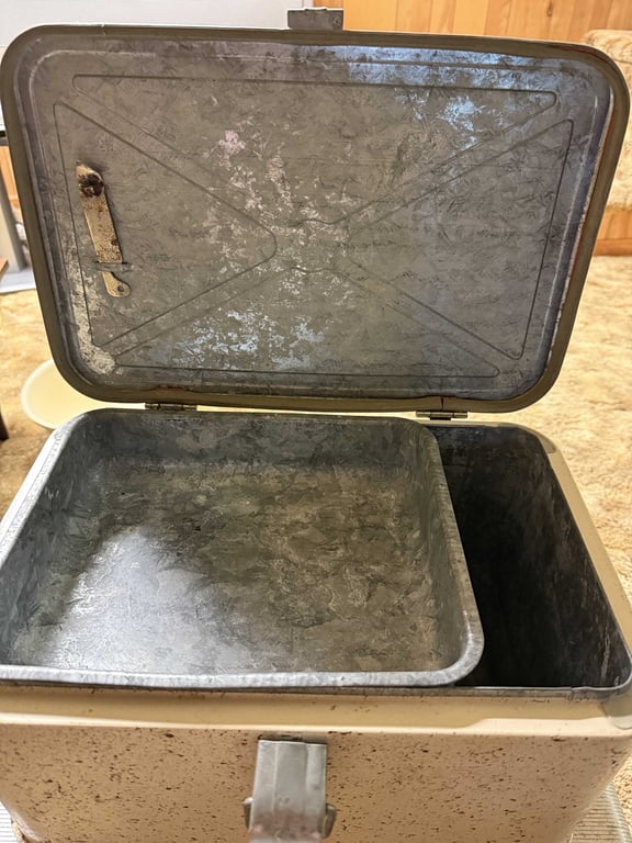 VTG 60'S THERMOS METAL ICE CHEST COOLER W/TRAY - Image 2