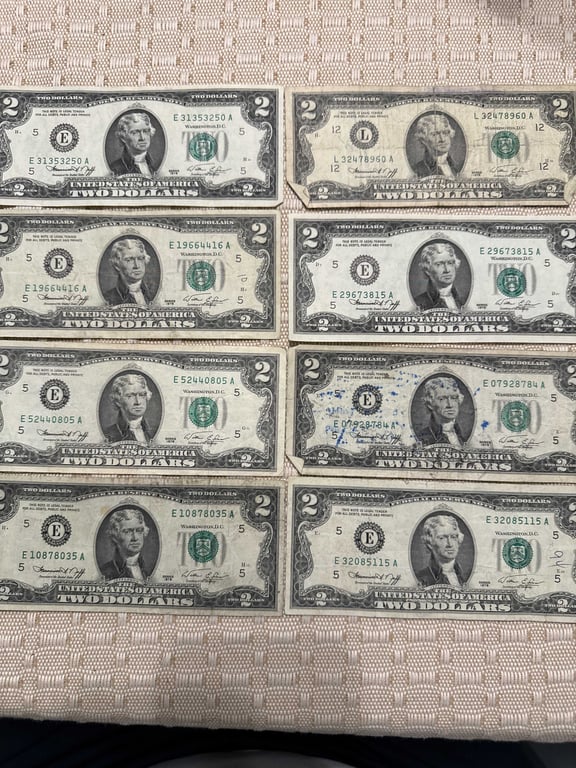 1976 $2.00 Bills (8)