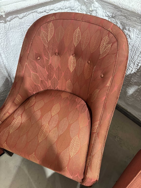 Vintage Red Cushion Chair & Matching Wall Decor - Image 3
