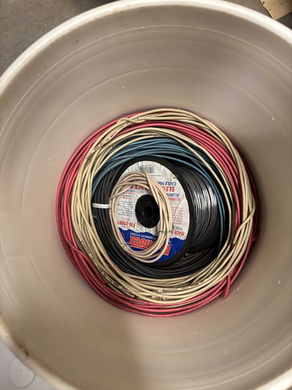Bucket of misc electrical wire - Image 2