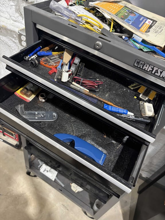 Craftsman 5 drawer tool box & contents - Image 4