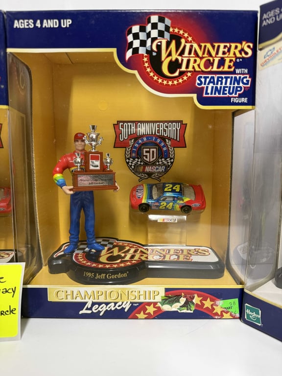 3 - WINNERS CIRCLE CHAMPIONSHIP LEGACY W/FIGURES 1 - 99 WINNERS CIRCLE W/FIGURE - Image 4