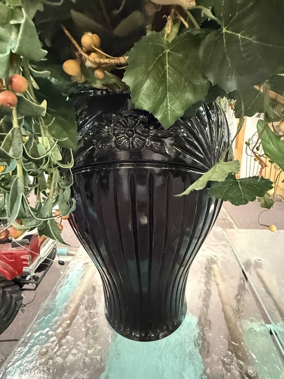VTG ANCHOR HOCKING "CAMBRIDGE" BLACK VASE - Image 2