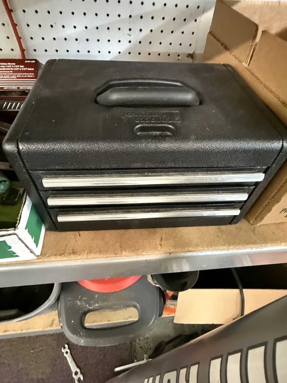 SM TOOL BOX W/CONTENTS - Image 2