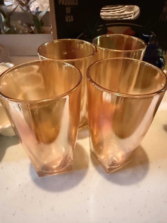 MARIGOLD PITCHER W/4 MARIGOLD TUMBLERS