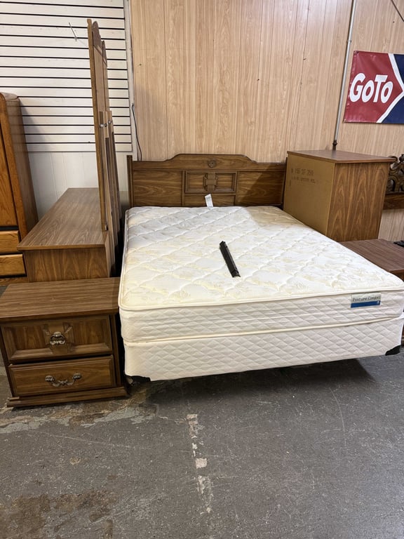 5 PC MAPLE BEDROOM SUITE