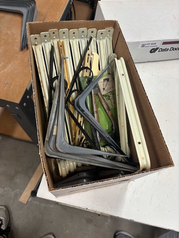 Shelf brackets - Image 2