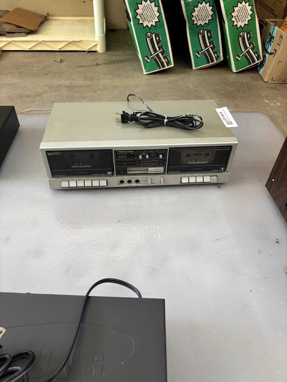 Realistic cassette player