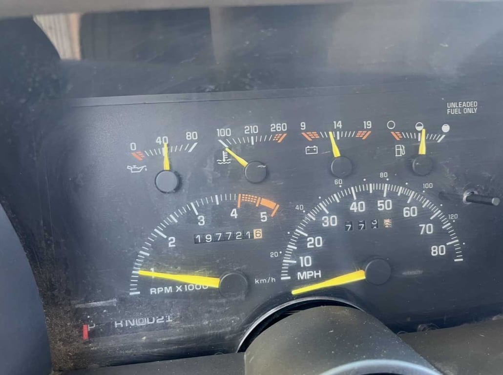 1994 Chevy Suburban 4x4 - Image 3