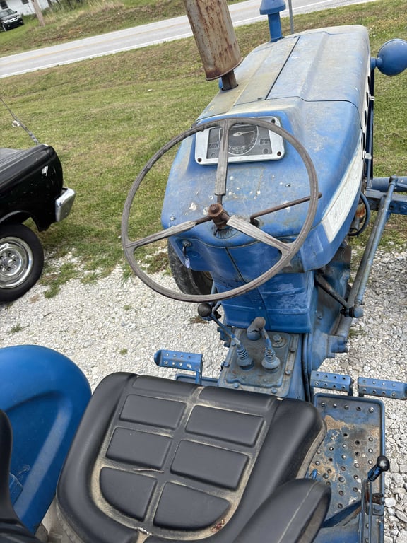 Ford 3000 Diesel - Image 12