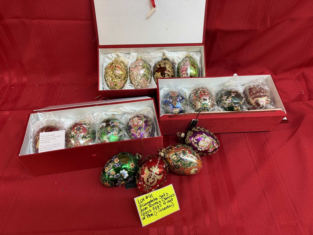 4 SETS JOAN RIVER'S CLASSICS EGGS (1 BROKEN)