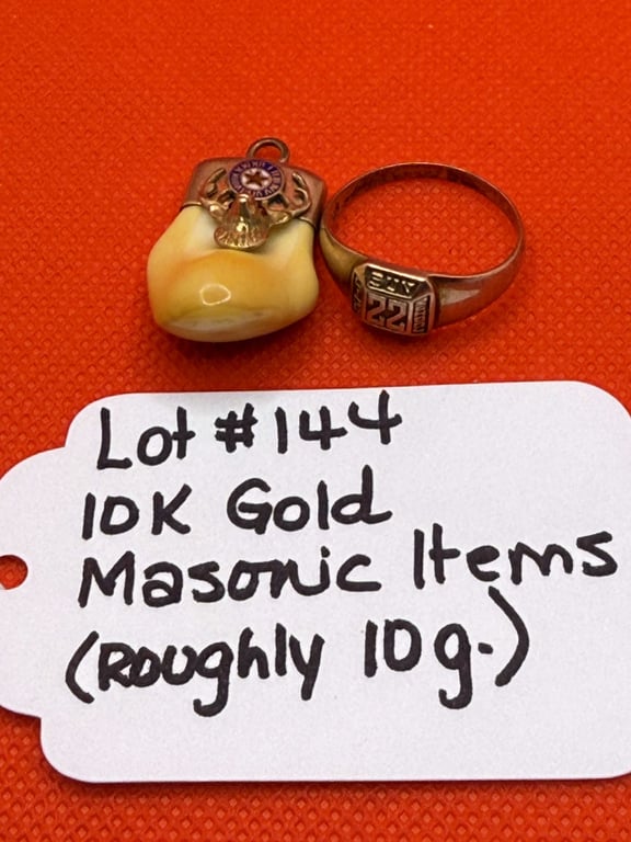 10 K GOLD MASONIC ITEMS (ROUGHLY 10 GR)