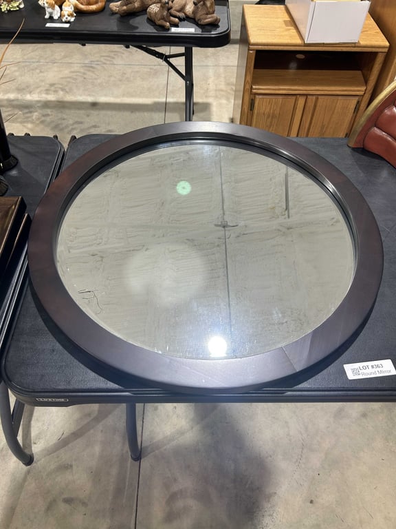Round mirror