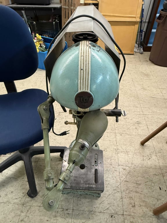 VTG DELTA-MILWAUKEE DRILL PRESS