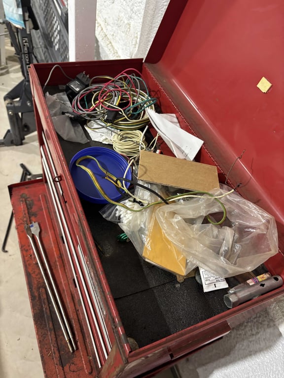 Craftsman 12 drawer toolbox & contents - Image 4