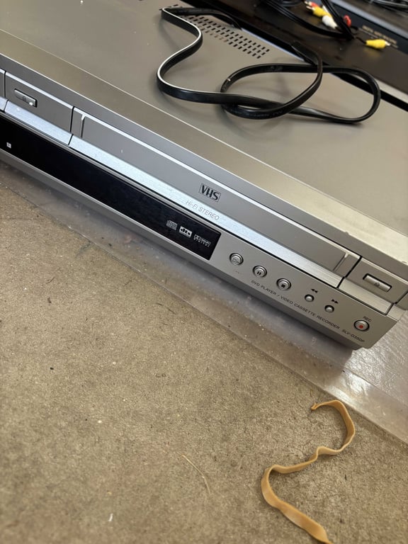 Sony DVD/VHS player - Image 3