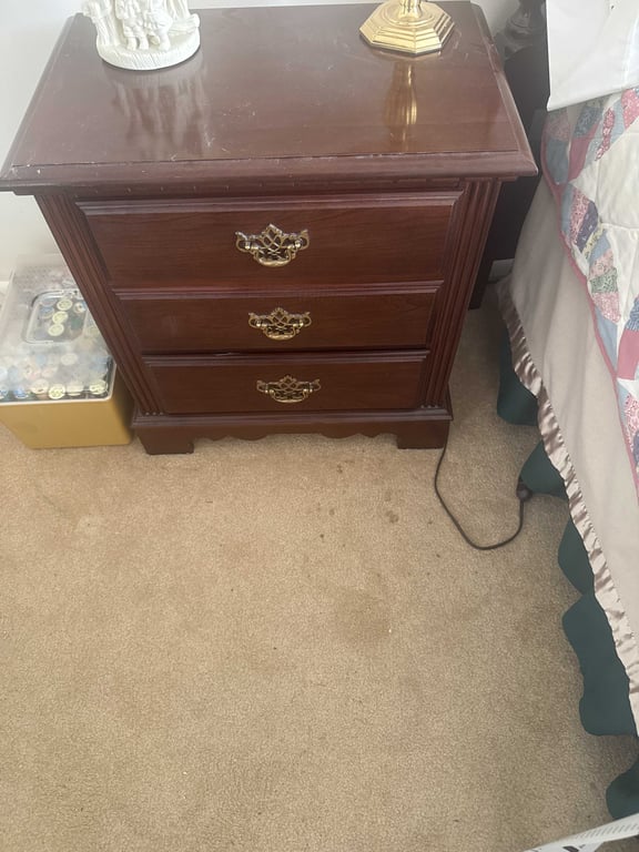 4 Piece Broyhill Bedroom Suite - Image 7
