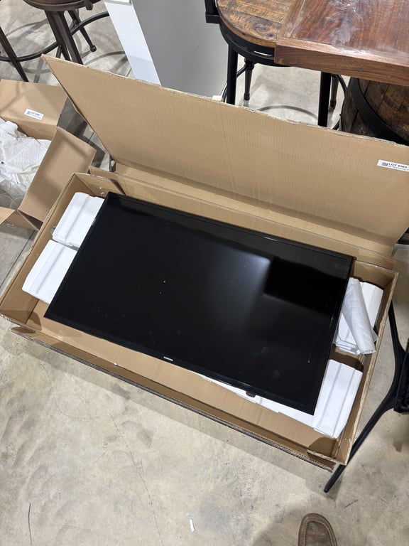 38 "Samsung TV