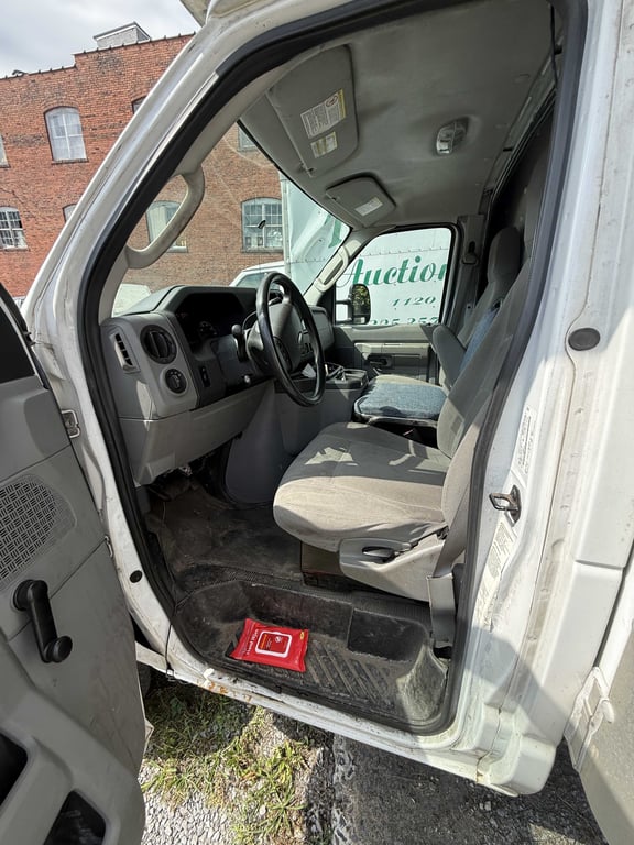 BOX TRUCK - Image 9