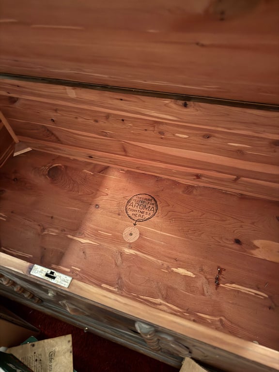 VTG LANE CEDAR CHEST - Image 4