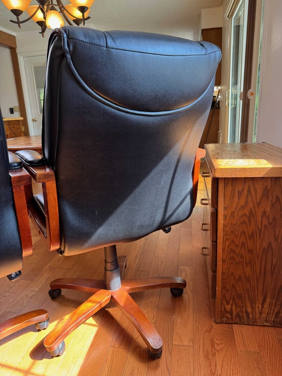 4 leather rolling chairs - Image 10
