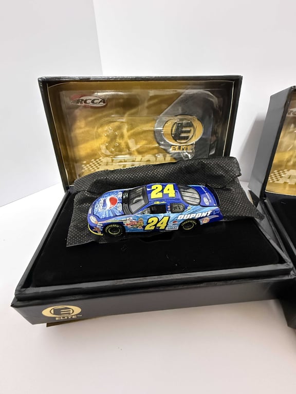 4 - ACTION RACING COLL. ELITE 1:24 JEFF GORDON - Image 2