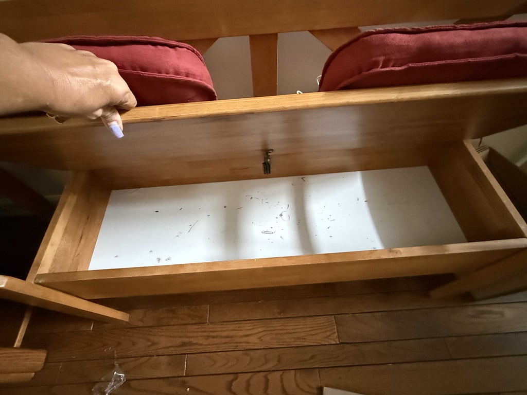 LIGHT WOOD STORAGE BENCH - Image 2
