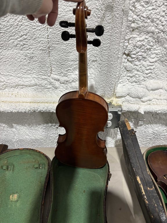 Vintage Fiddle and Green Case - Image 4