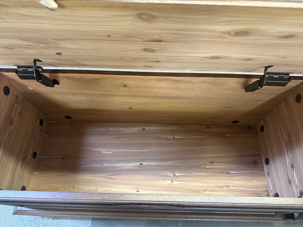 WARM BROWN CEDAR CHEST - Image 2