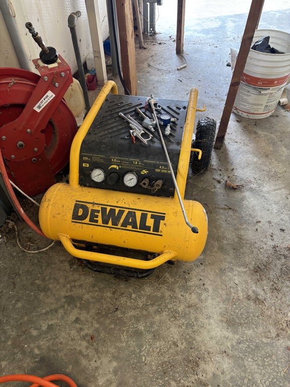 DeWalt 225PSI Air Compressor