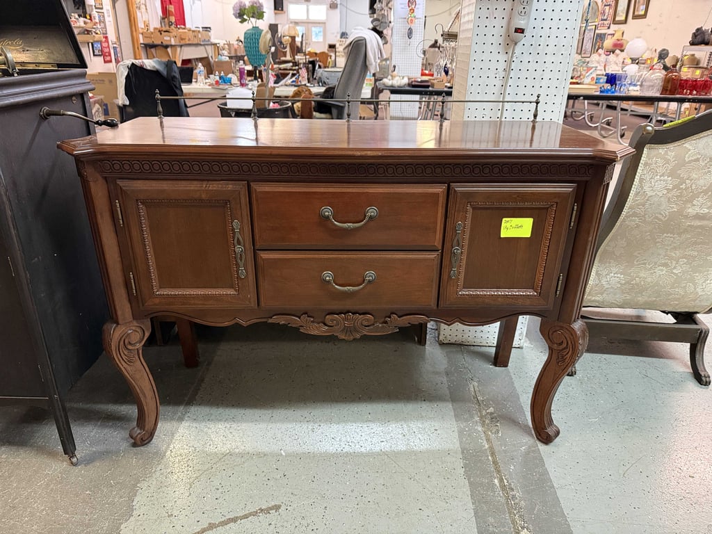 VTG. BUFFET OR SIDEBOARD W/INTRICATE WOD CARVINGS, CURVED LEGS & BRASS