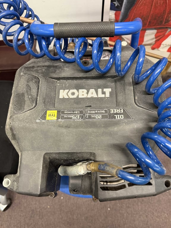 KOBALT 20 GALLON PORTABLE ELECTRIC 175 PSI VERTICAL AIR COMPRESSOR - Image 3