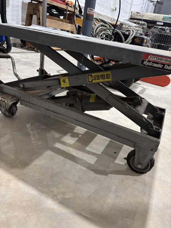 Pittsburgh Hydraulic Table Cart - Image 3