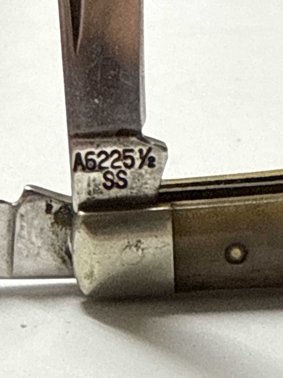 Case 2 Blade “Coke Bottle” - Image 3