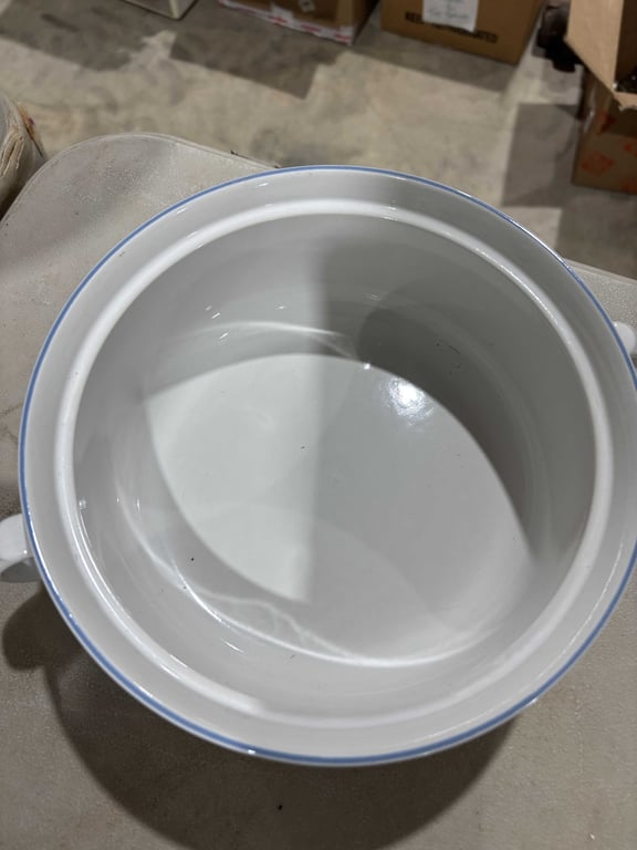2 Qt Hearthside Japan Floral Stoneware Covered Casserole Bean Pot - Image 3