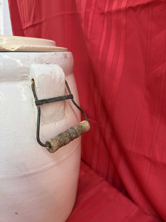 5 GAL. ROBINSON RANSBOTTOM BUTTERCHURNW/BAIL HANDLES & LID (LID CHIPPED) - Image 3