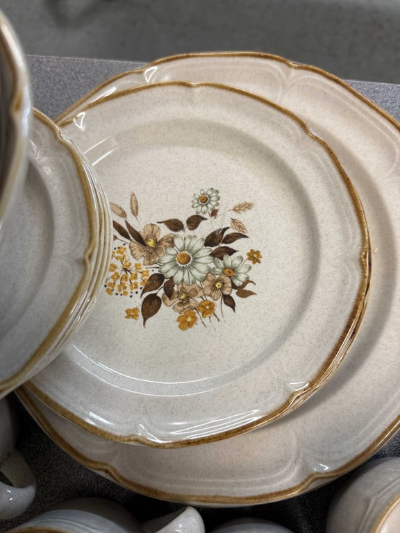 PARTIAL SET OF FINESSE WELLINGTON STONEWARE DISHES - Image 2